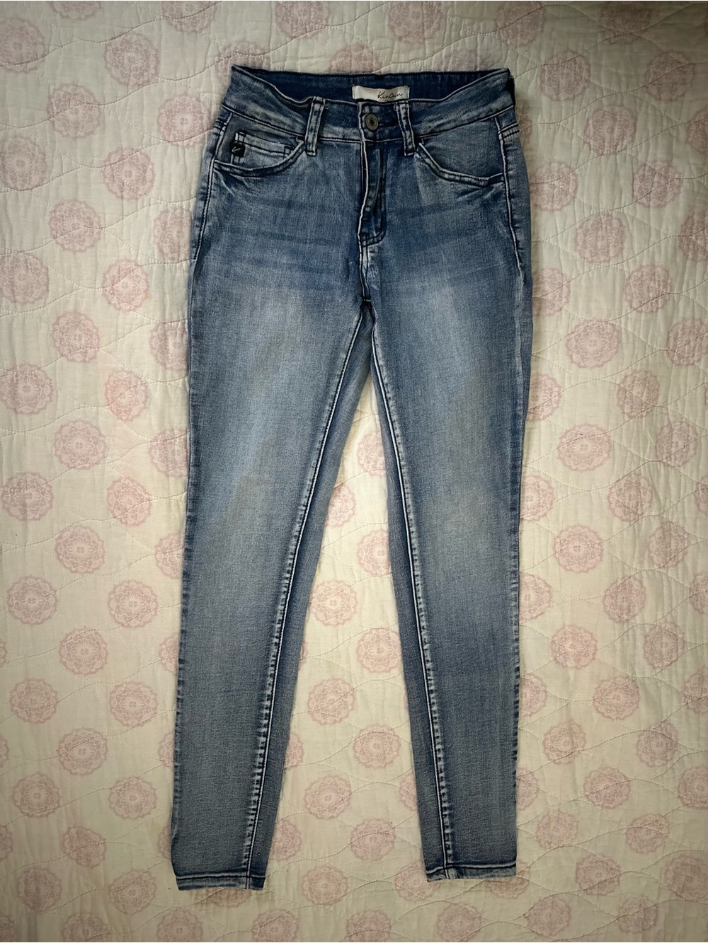 KanCan | Light Wash Stretchy Skinny Jeans in Blue | Size 1 / 24 | Cotton / Rayon